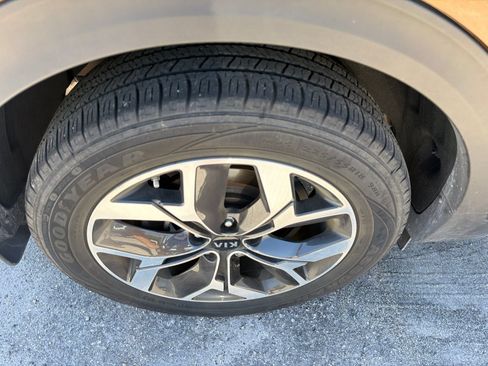 Used 2020 Kia Sportage EX w/ EX Technology Package FWD image 13