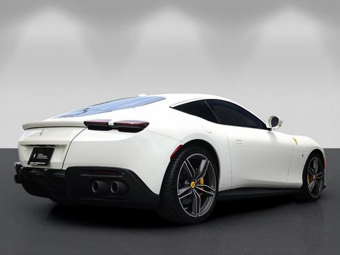 Certified 2021 Ferrari Roma RWD image 3