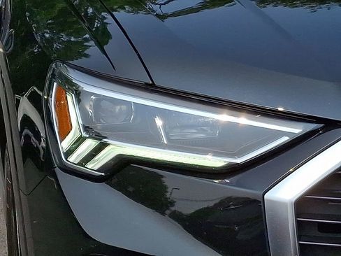 Used 2024 Audi Q3 2.0T Premium image 10