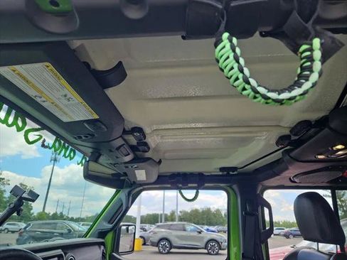 Used 2020 Jeep Wrangler Unlimited Sahara AWD/4WD image 16