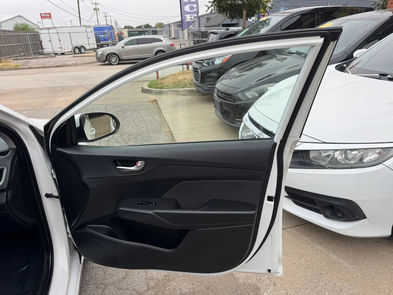 Used 2020 Hyundai Accent SE FWD image 11