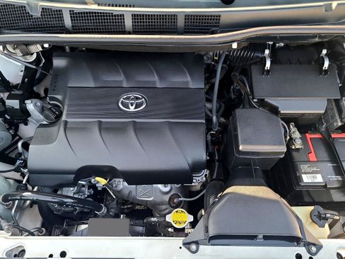 Used 2013 Toyota Sienna XLE image 26