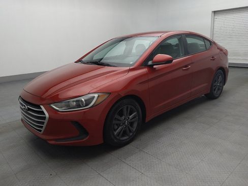 Used 2017 Hyundai Elantra SE image 2