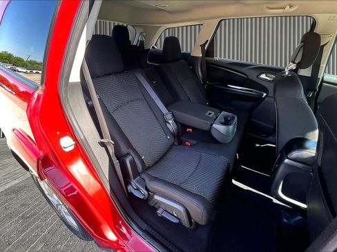 Used 2020 Dodge Journey SE w/ SE Popular Equipment Group FWD image 29