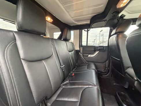 Used 2016 Jeep Wrangler Unlimited Rubicon image 23