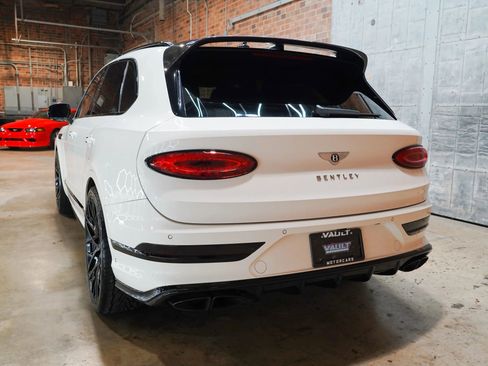 Used 2022 Bentley Bentayga AWD/4WD image 13