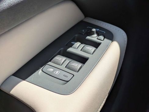 New 2026 Volvo XC60 B5 Plus w/ Protection Package Premier image 26