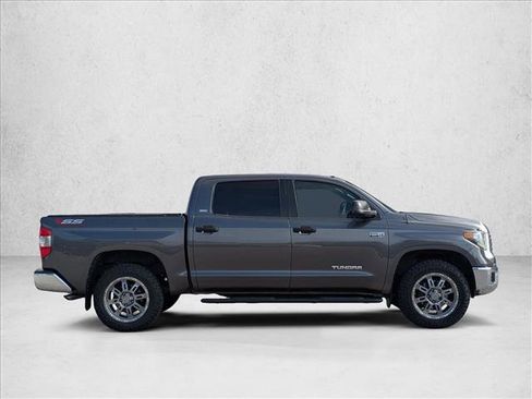 Used 2018 Toyota Tundra SR5 w/ SR5 Upgrade Package image 4
