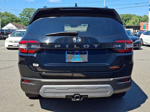 Used 2024 Honda Pilot TrailSport image 5