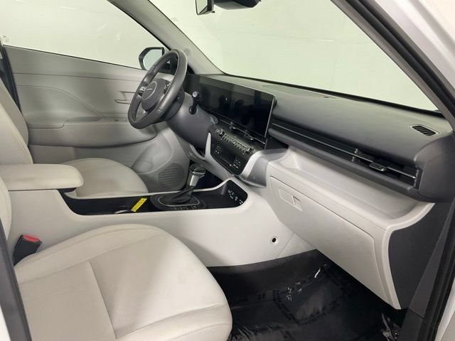 Used 2025 Hyundai Kona SEL FWD image 11