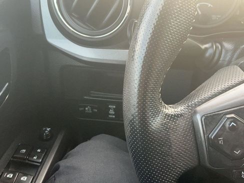 Used 2019 Toyota Tacoma TRD Sport AWD/4WD image 14