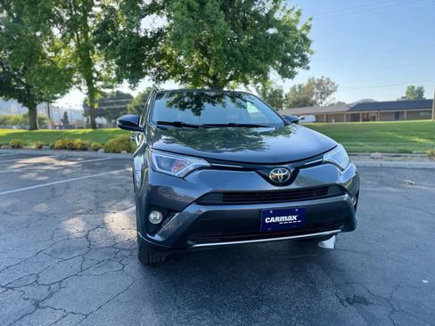 Used 2018 Toyota RAV4 XLE w/ Carpet Mat Package FWD image 36