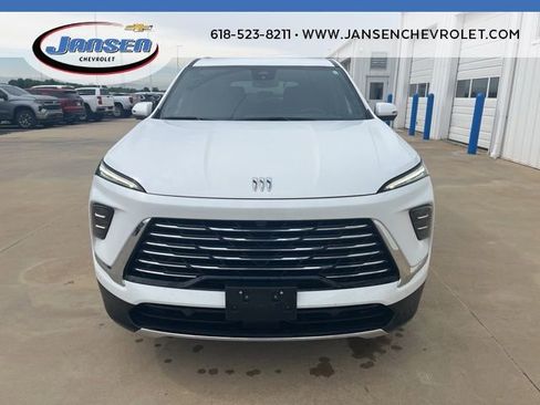 Used 2025 Buick Enclave Preferred FWD image 2