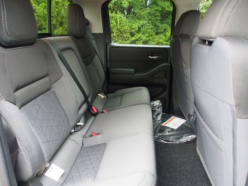 Used 2026 Nissan Frontier SV image 12