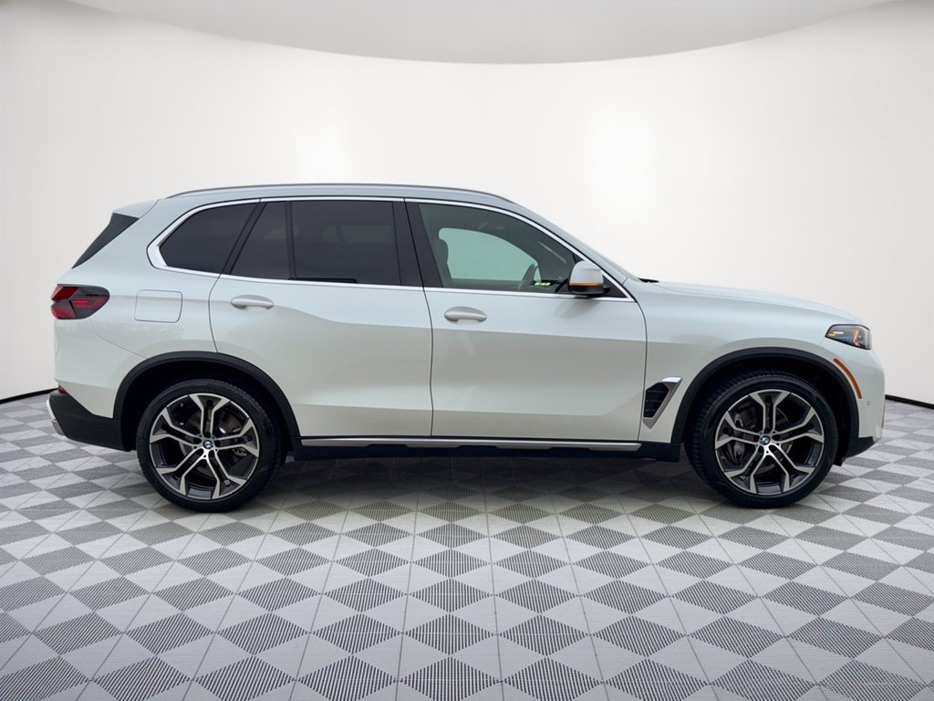 Certified 2024 BMW X5 sDrive40i w/ Premium Package RWD image 8