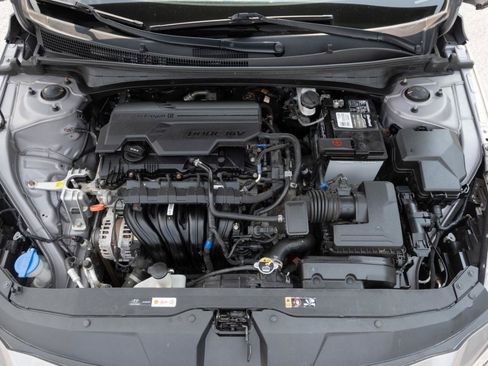 Used 2023 Hyundai Elantra SE FWD image 34