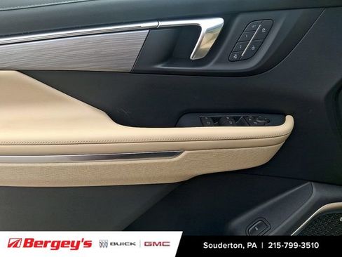 New 2026 Buick Enclave Preferred w/ Power Package AWD/4WD image 9