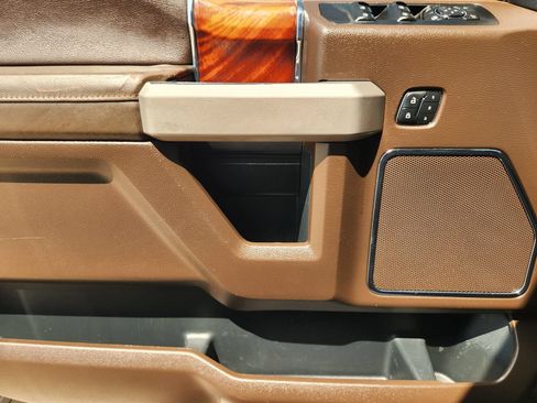 Used 2015 Ford F150 King Ranch w/ Equipment Group 601A Luxury AWD/4WD image 26