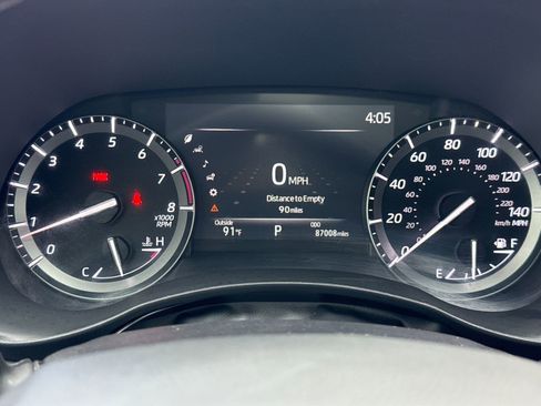 Used 2021 Toyota Highlander XLE FWD image 22