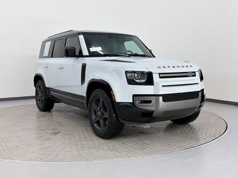 Used 2021 Land Rover Defender 110 X-Dynamic SE AWD/4WD image 7
