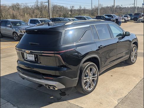 New 2026 Chevrolet Traverse LT w/ Driver Confidence Package FWD image 8