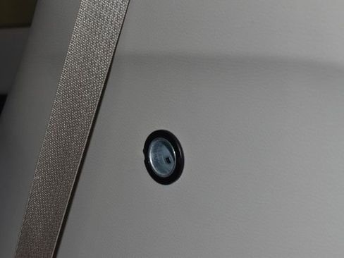 Certified 2024 Chrysler Pacifica Touring-L image 37