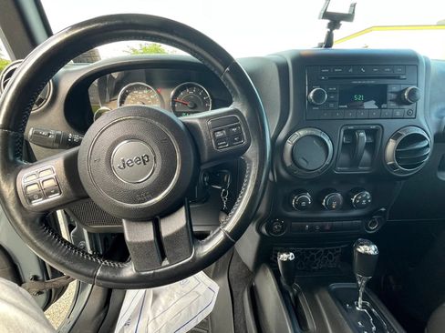 Used 2015 Jeep Wrangler Sport w/ Quick Order Package 24S AWD/4WD image 21