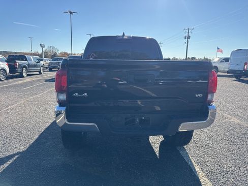 Used 2022 Toyota Tacoma SR image 6