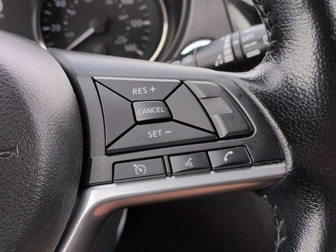 Used 2022 Nissan Rogue Sport SV image 21