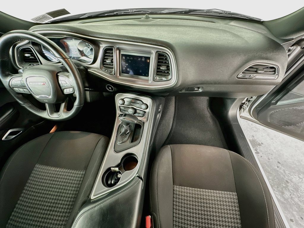 Used 2022 Dodge Challenger GT RWD image 10