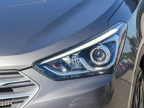 Used 2018 Hyundai Santa Fe Sport image 7