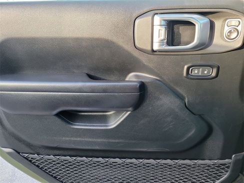 Used 2020 Jeep Wrangler Rubicon w/ Steel Bumper Group image 15