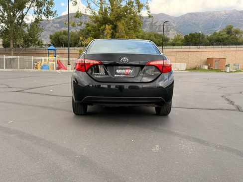 Used 2018 Toyota Corolla LE FWD image 6