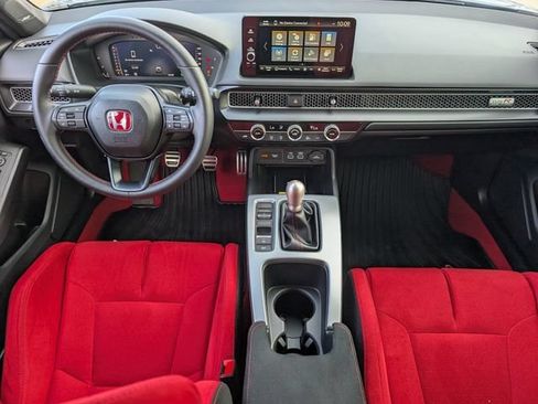 Used 2024 Honda Civic Type R image 9