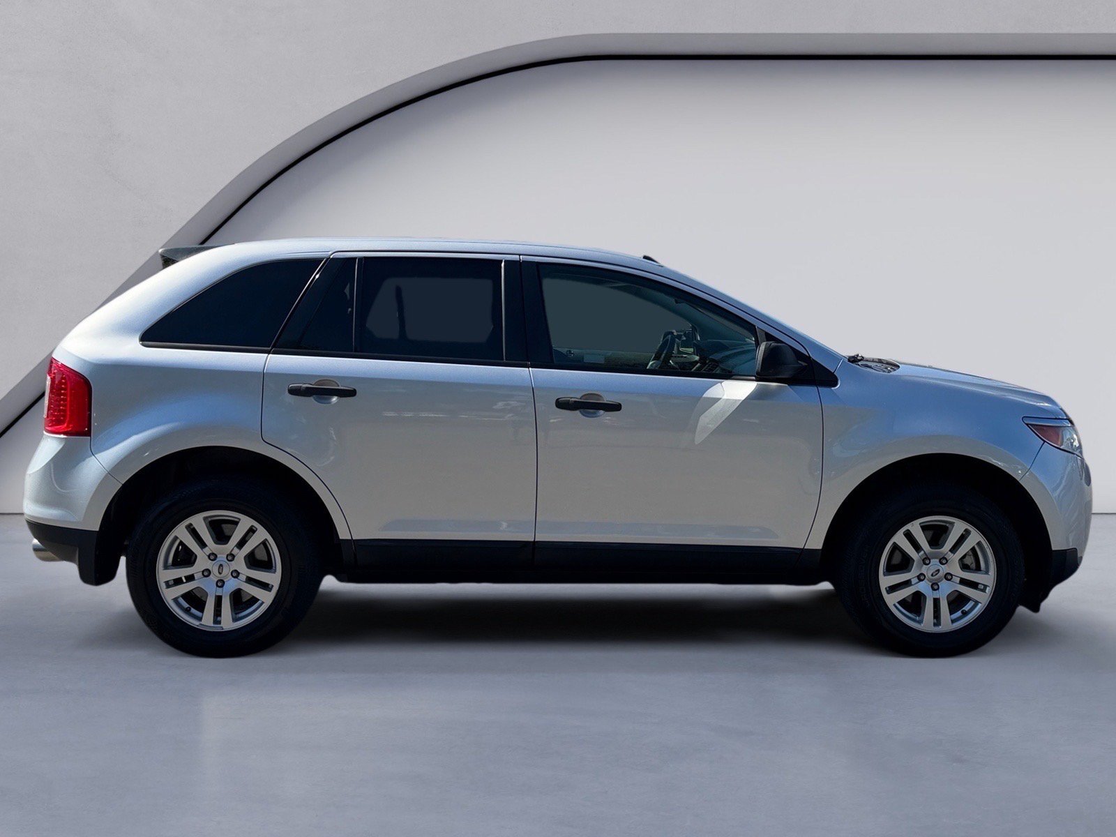 Used 2011 Ford Edge SE FWD image 6