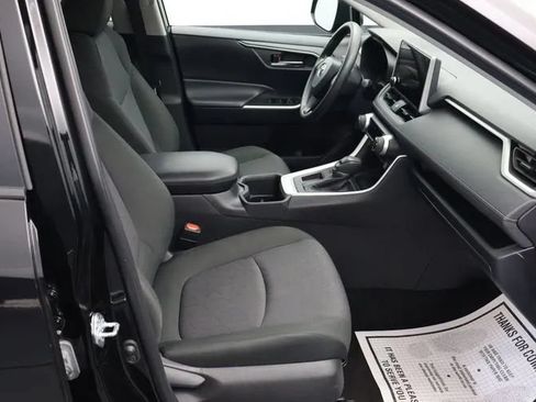 Used 2024 Toyota RAV4 XLE FWD image 17