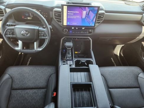 Used 2025 Toyota Tundra Limited AWD/4WD image 25
