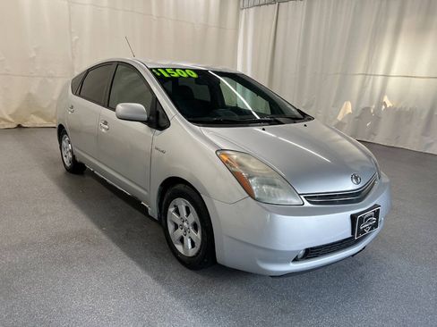 Used 2007 Toyota Prius w/ Pkg 4 FWD image 3