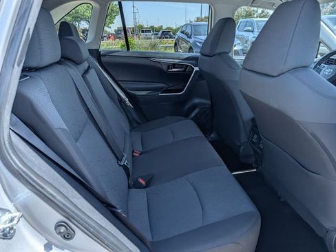 Used 2025 Toyota RAV4 XLE FWD image 28