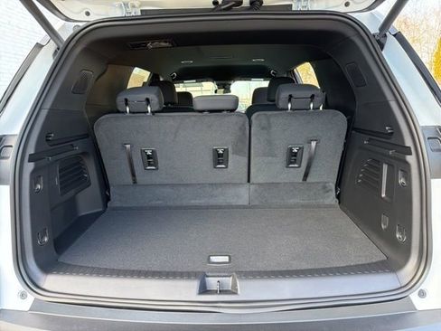 New 2026 Chevrolet Traverse LT w/ Midnight/Sport Edition image 17