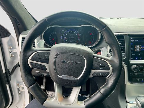 Used 2018 Jeep Grand Cherokee SRT image 9