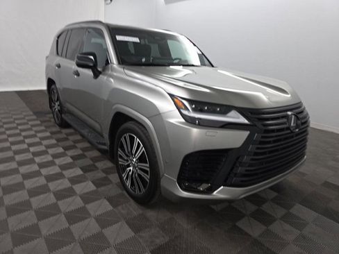 Used 2025 Lexus LX 700h Luxury image 1