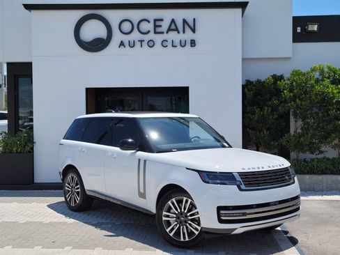 Used 2024 Land Rover Range Rover SE AWD/4WD image 2