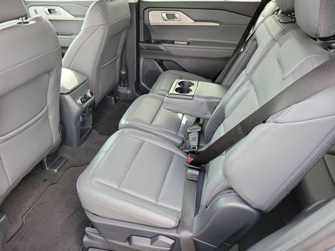 Used 2026 Ford Explorer Active w/ Active Comfort Package RWD image 12
