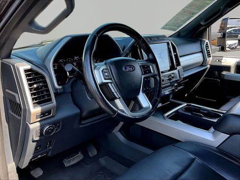 Used 2022 Ford F250 Lariat w/ Black Appearance Pkg AWD/4WD image 18