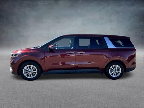 Used 2024 Kia Carnival LX FWD image 2