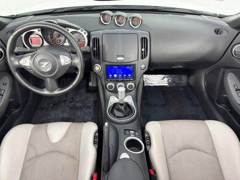 Used 2014 Nissan 370Z Touring w/ Sport Package image 11