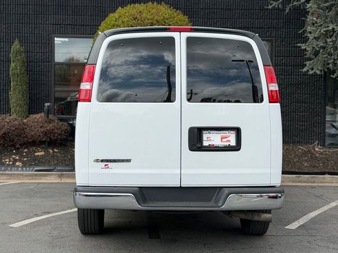 Used 2025 Chevrolet Express 3500 LT w/ LT Preferred Equipment Group image 14