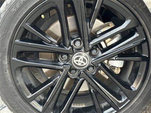 Used 2025 Toyota Camry SE image 10