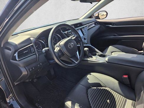 Used 2019 Toyota Camry SE FWD image 10